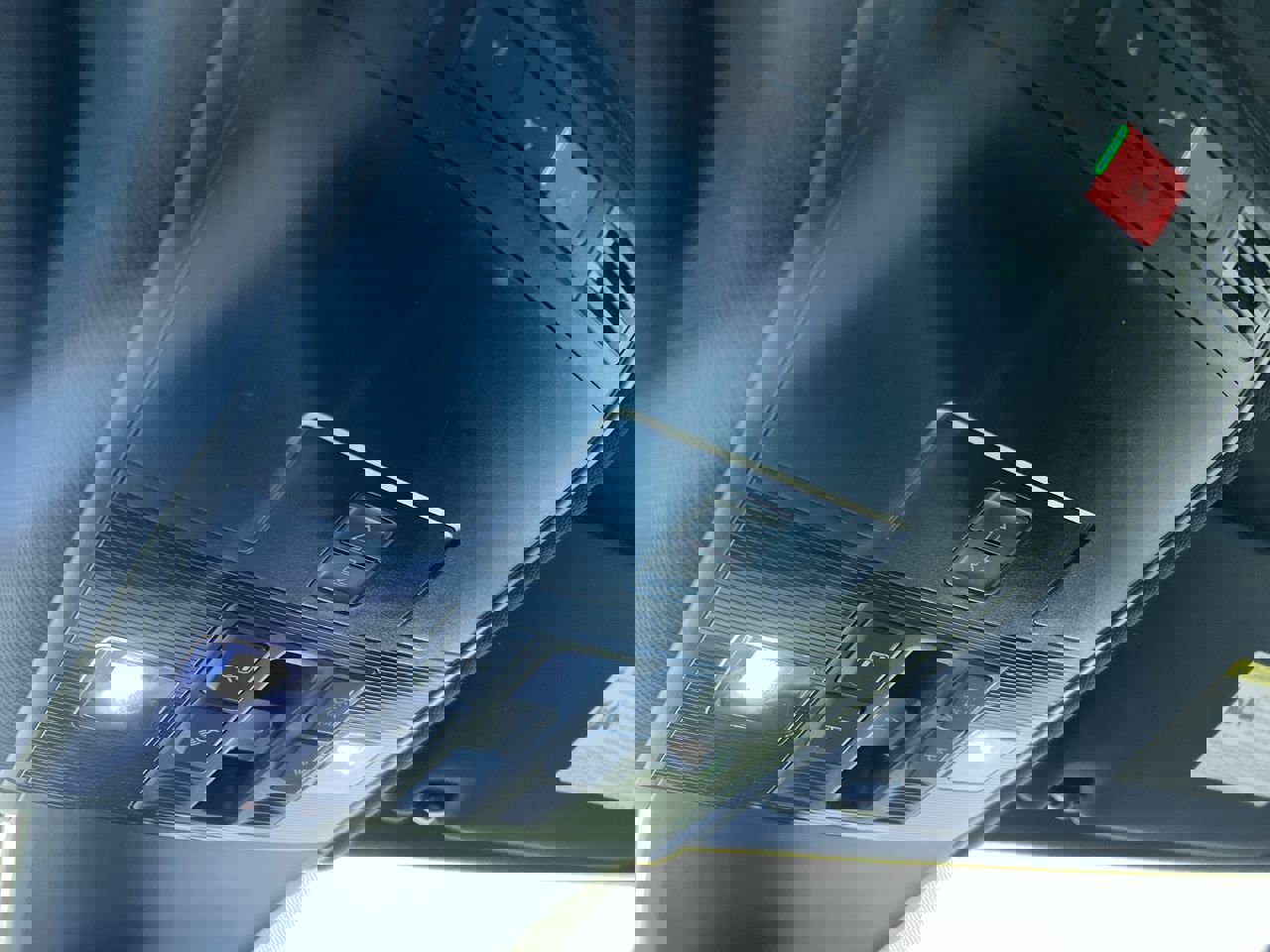 Used 2022 Volkswagen Tiguan SE R-Line image 18