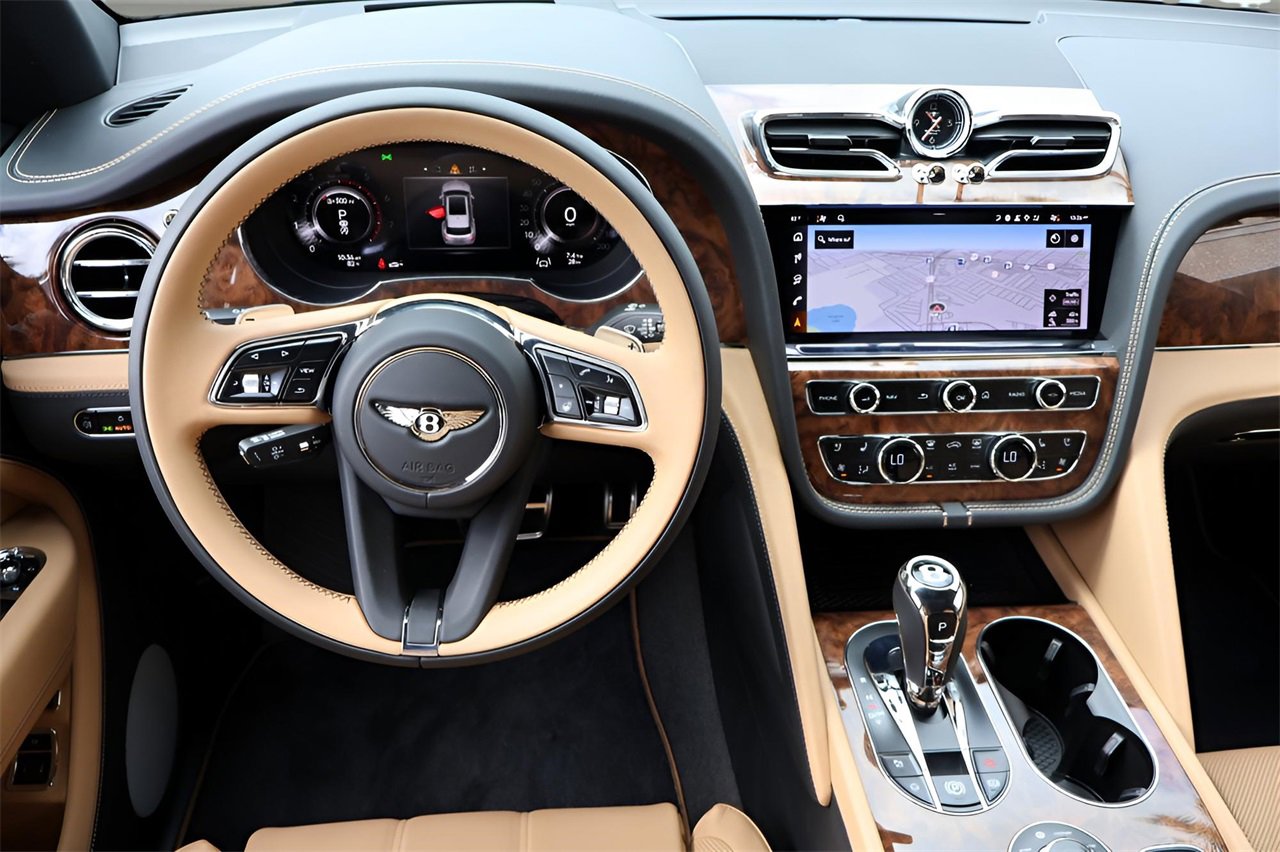 New 2025 Bentley Bentayga Extended Wheelbase image 16