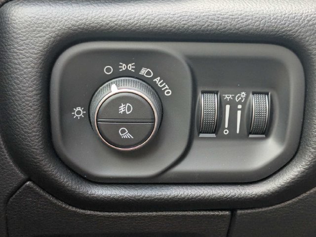 New 2026 RAM 1500 Laramie AWD/4WD image 24
