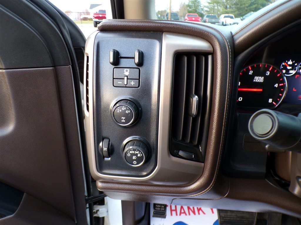 Used 2015 GMC Sierra 3500 Denali w/ Duramax Plus Package image 30