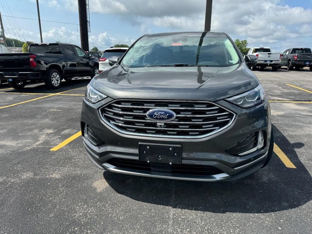 Used 2019 Ford Edge Titanium w/ Equipment Group 301A AWD/4WD image 4