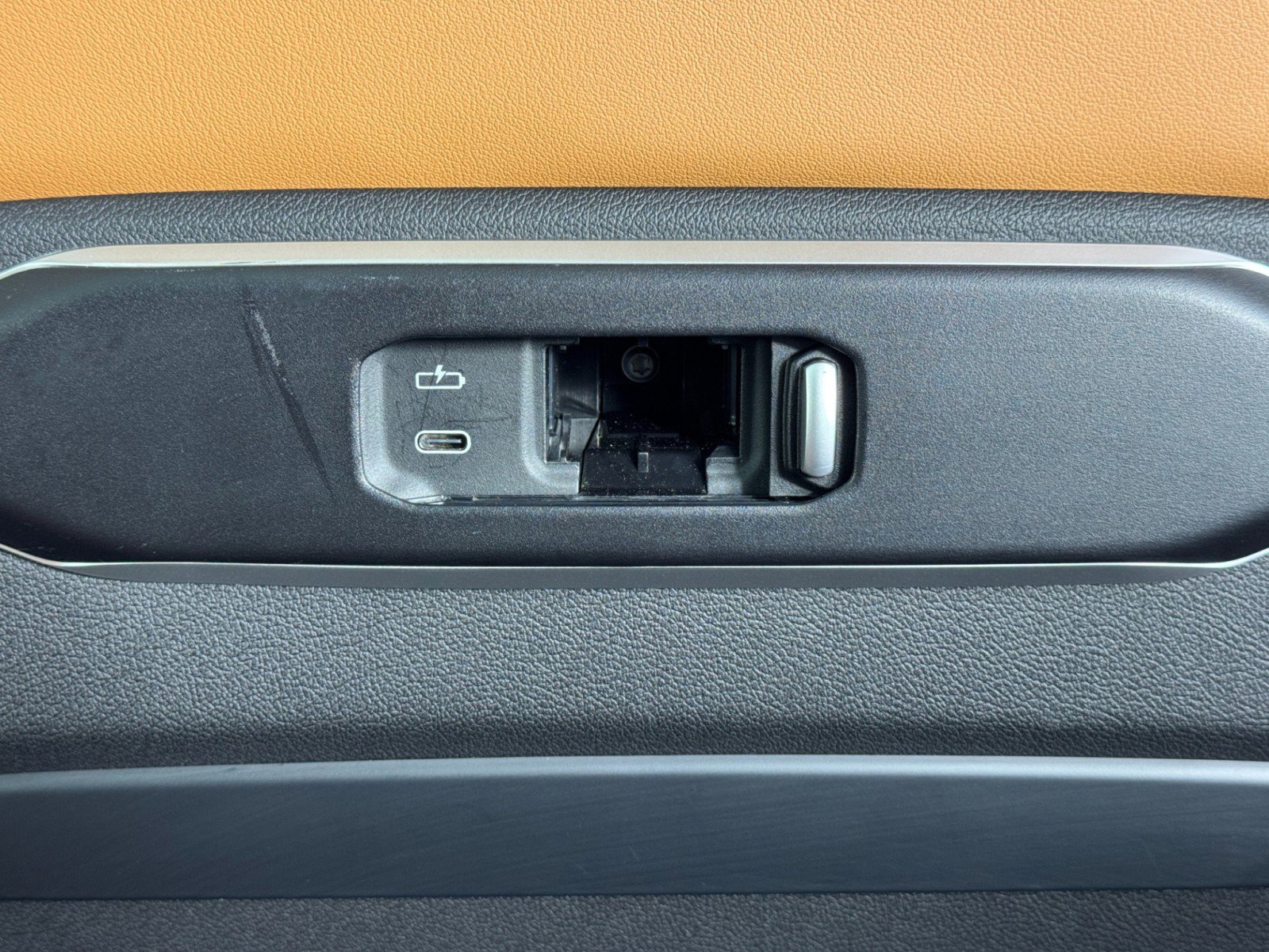 Used 2023 BMW X7 xDrive40i w/ Premium Package image 37