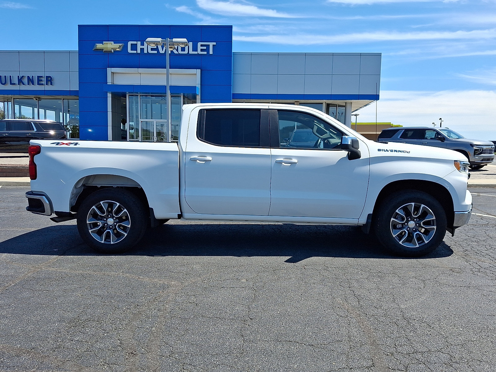 Certified 2023 Chevrolet Silverado 1500 LT AWD/4WD image 7