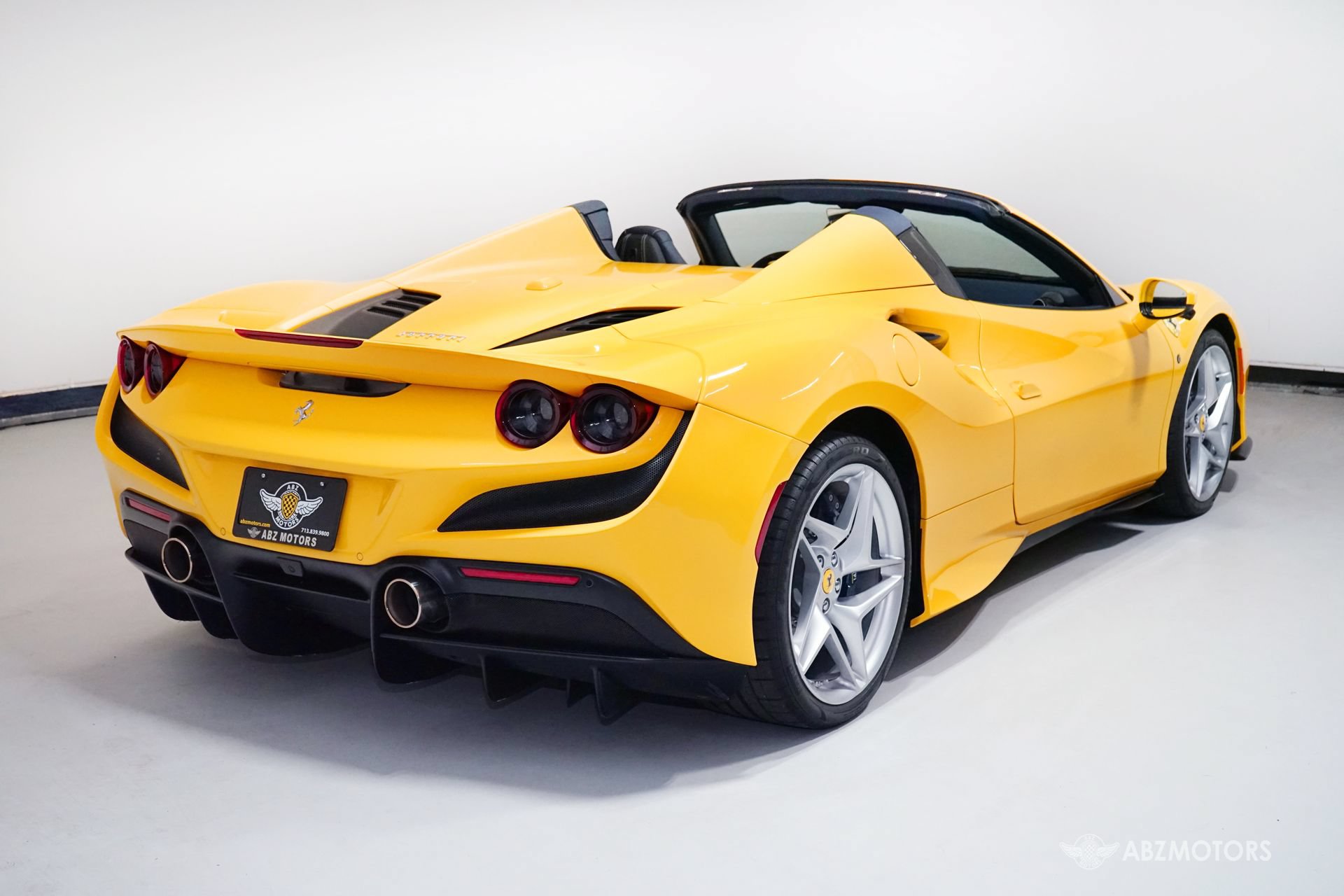 Used 2022 Ferrari F8 Tributo RWD image 6
