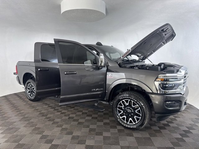 Used 2025 RAM 3500 Limited image 12