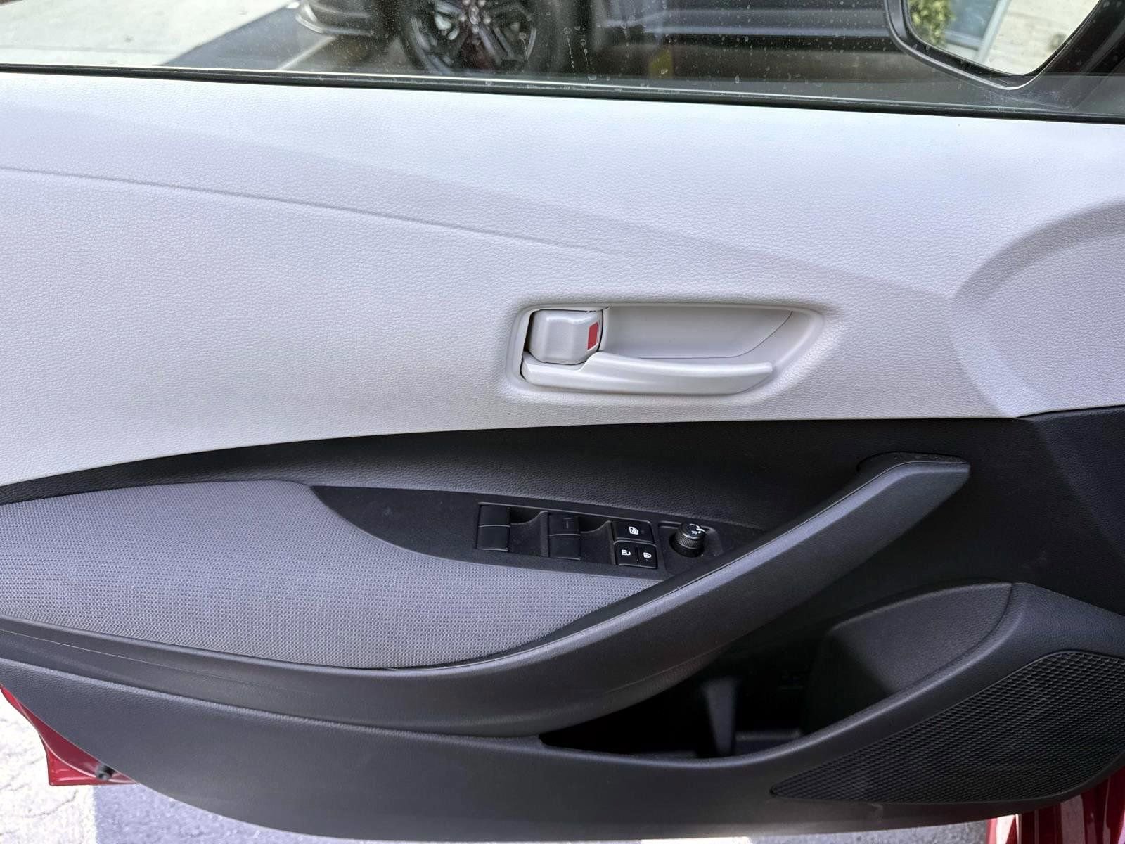 Used 2026 Toyota Corolla LE image 7