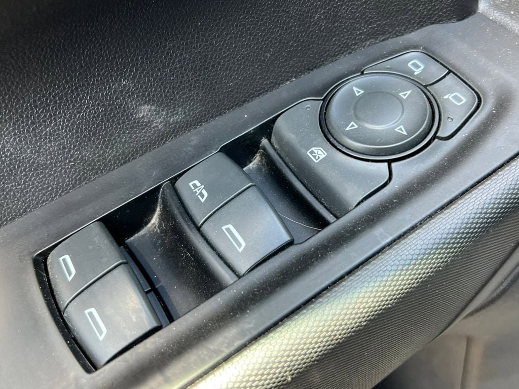 Used 2019 Chevrolet Silverado 1500 Custom Trail Boss w/ Custom Convenience Package AWD/4WD image 17