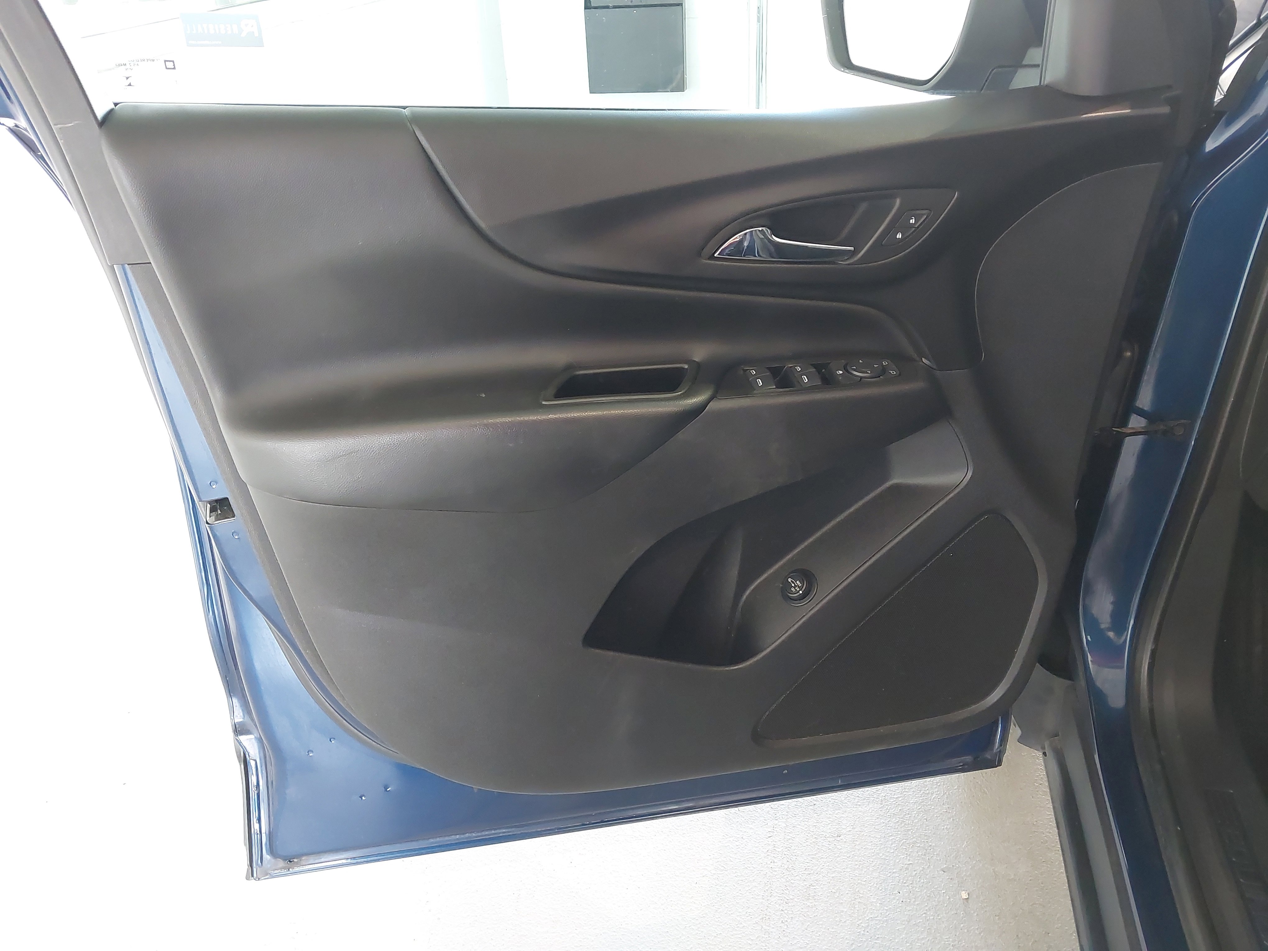 Used 2022 Chevrolet Equinox LT image 25