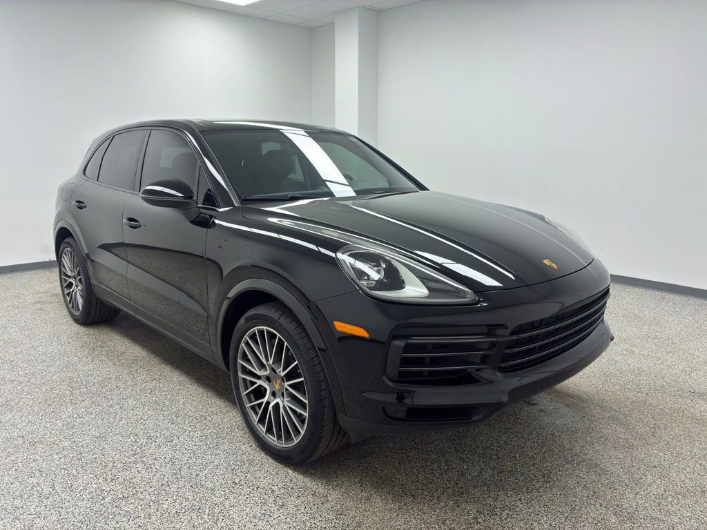 Used 2022 Porsche Cayenne Platinum Edition image 2
