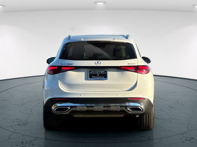 Certified 2026 Mercedes-Benz GLC 300 4MATIC image 5