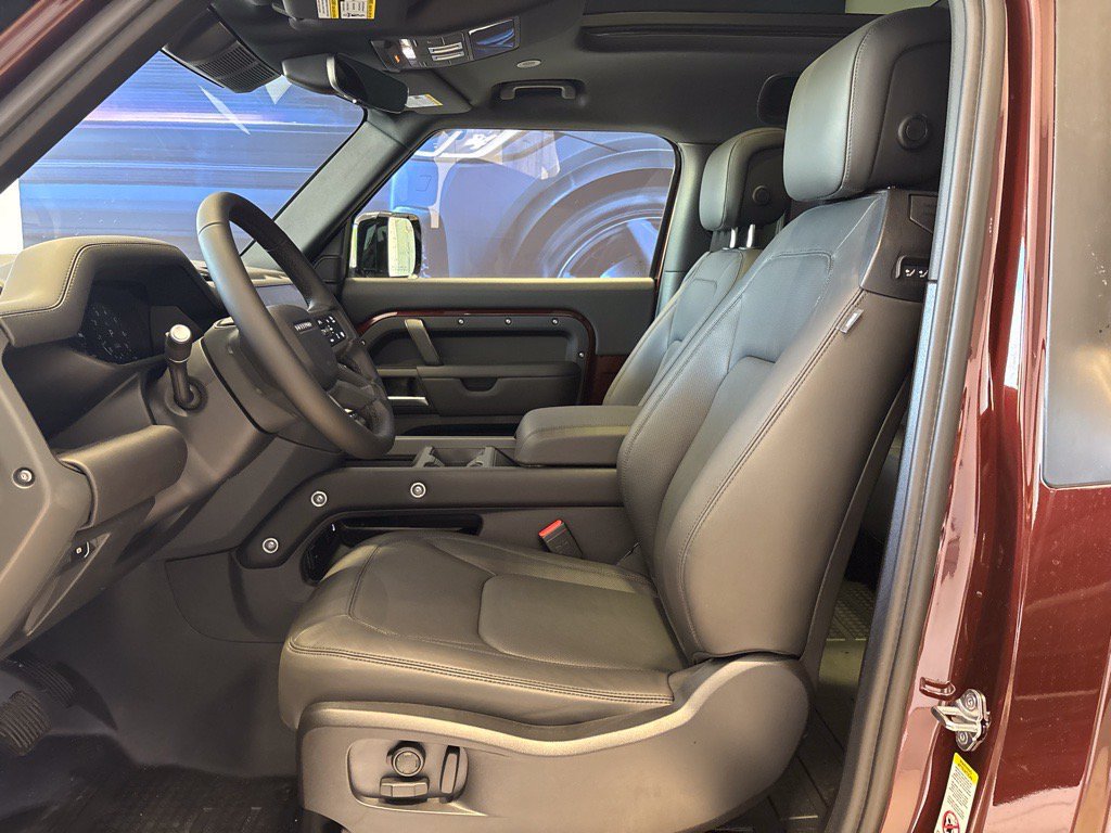 New 2026 Land Rover Defender 90 X-Dynamic SE AWD/4WD image 29