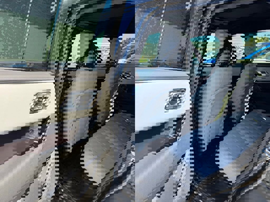 Used 2026 Land Rover Range Rover Velar Dynamic SE image 35