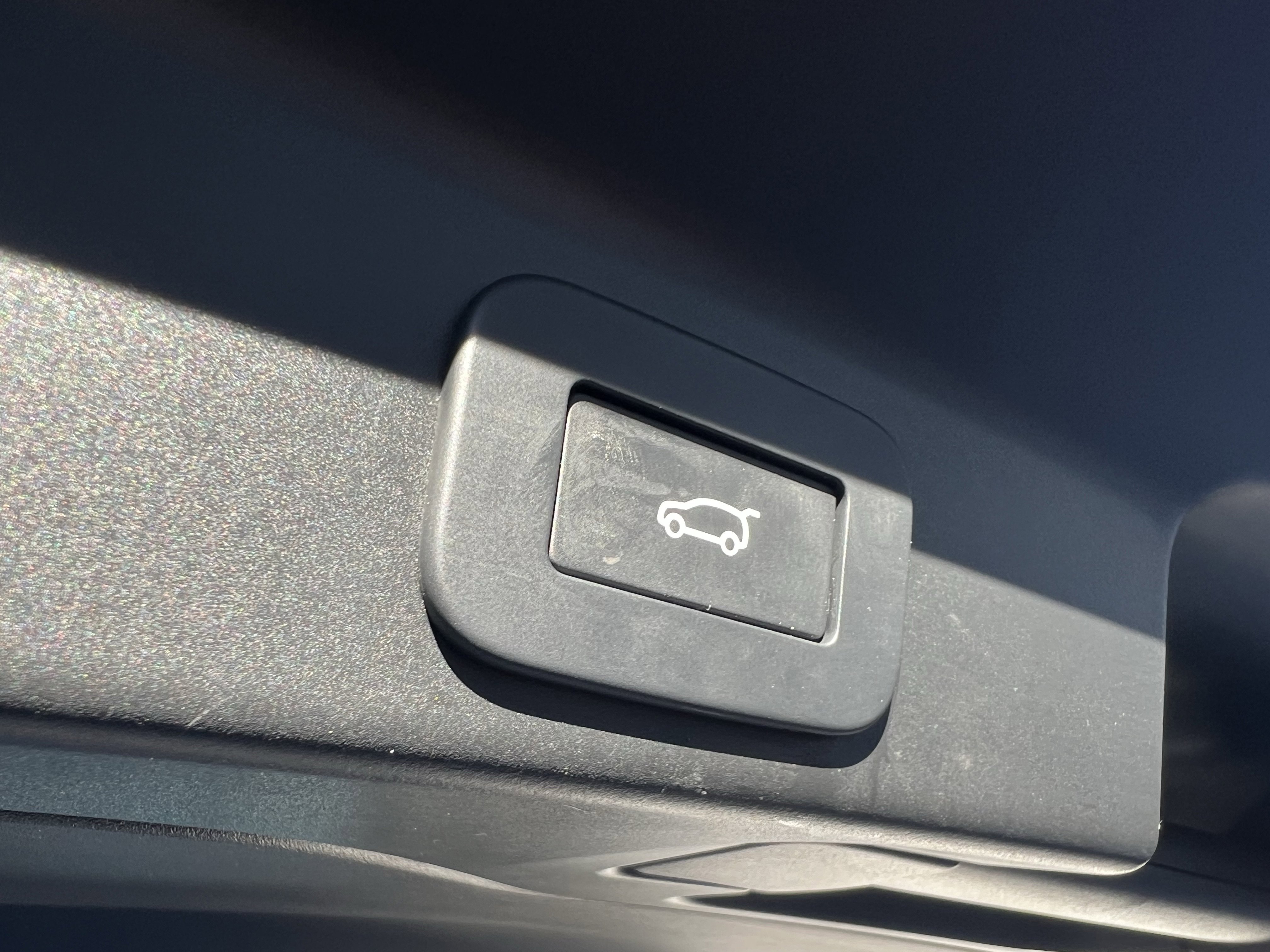 Certified 2025 Jaguar F-PACE R-Dynamic S image 39