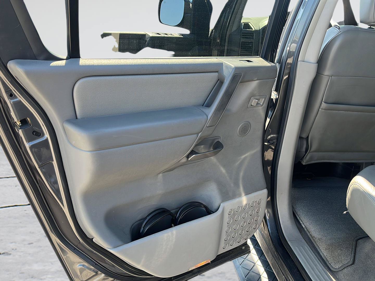 Used 2004 Nissan Armada SE w/ (LTH) Leather Pkg AWD/4WD image 13