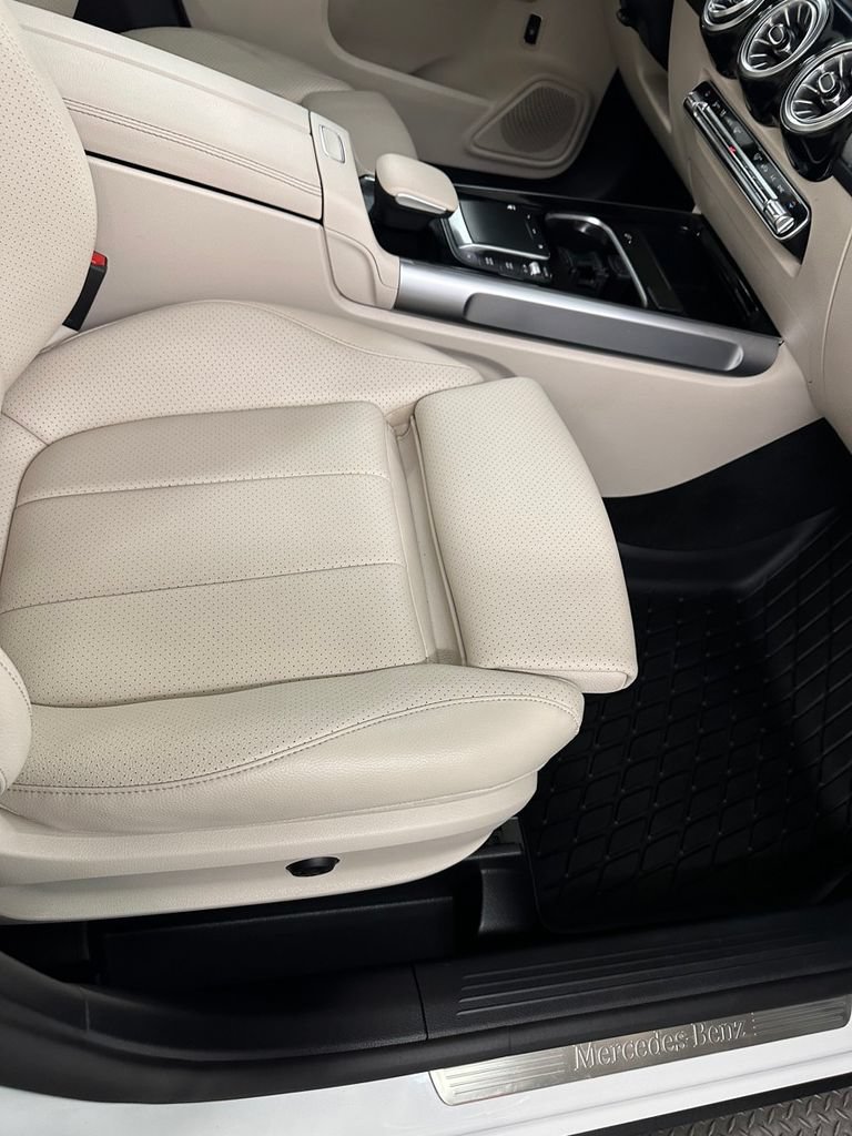 Used 2022 Mercedes-Benz GLB 250 4MATIC image 38