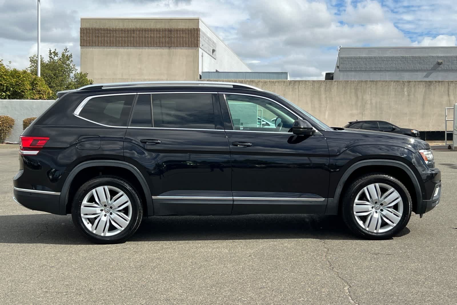 Used 2018 Volkswagen Atlas SEL Premium AWD/4WD image 6