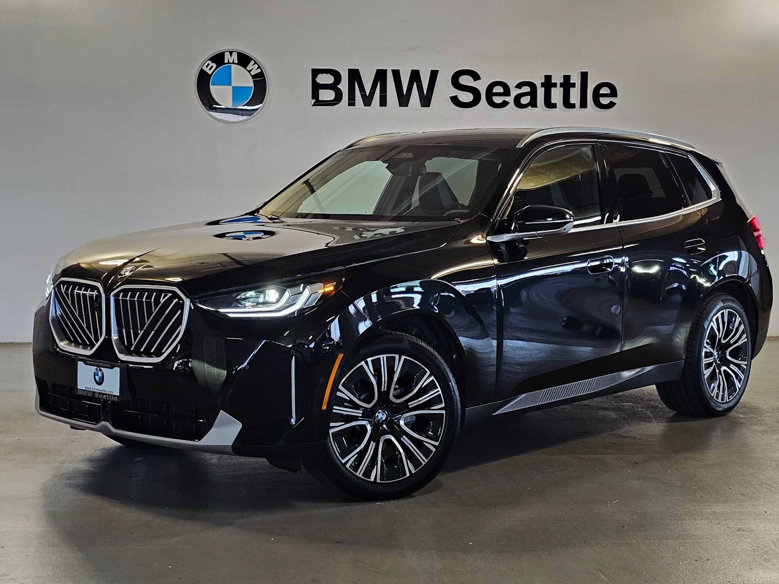 Used 2025 BMW X3 xDrive30i w/ Premium Package AWD/4WD image 1