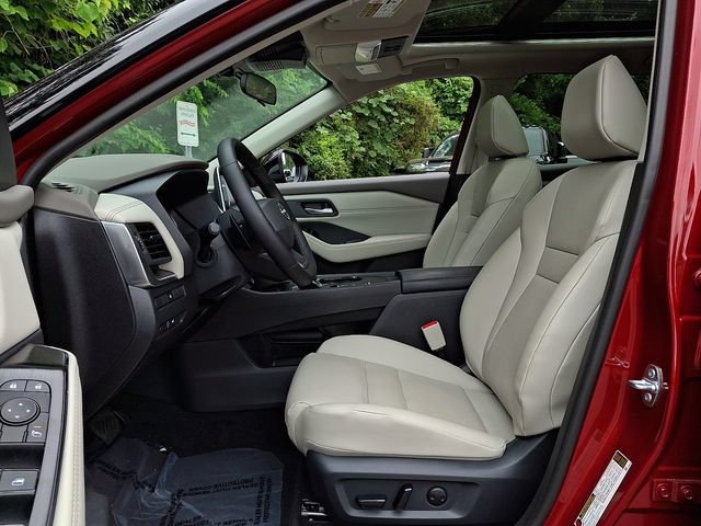 Used 2026 Nissan Rogue Dark Armor FWD image 13