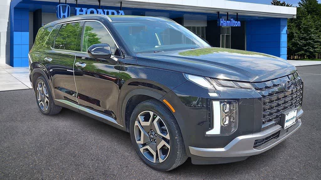 Used 2024 Hyundai Palisade Limited AWD/4WD image 2