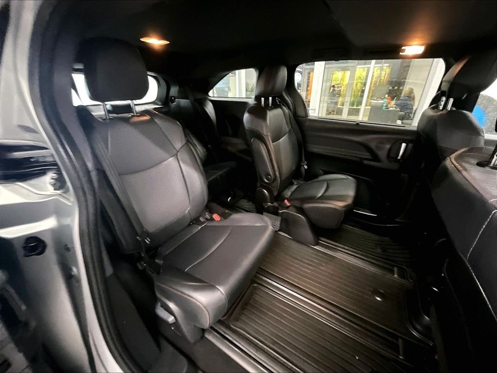Used 2021 Toyota Sienna XSE w/ XSE Plus Package AWD/4WD image 16