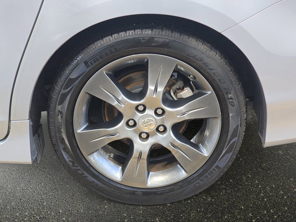 Used 2015 Toyota Sienna SE image 30