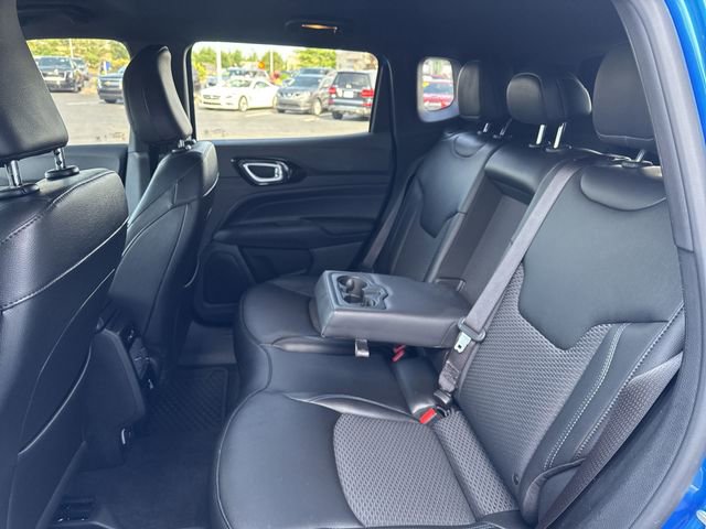 Used 2025 Jeep Compass Latitude w/ Convenience Group AWD/4WD image 12