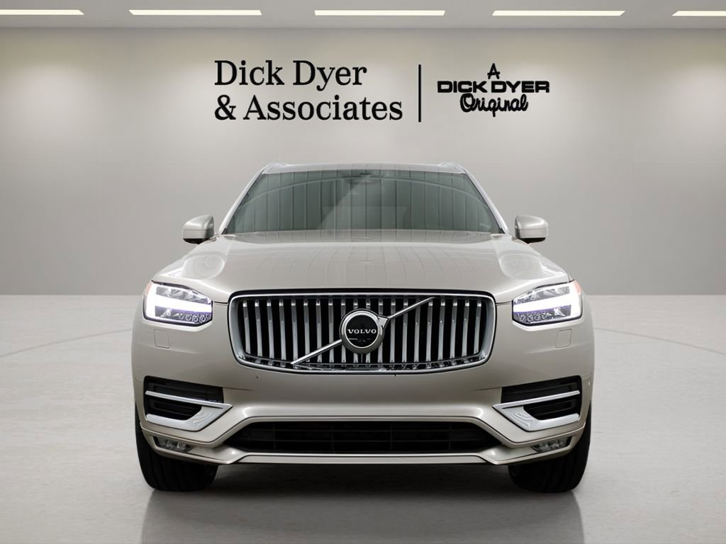 Used 2023 Volvo XC90 B5 Plus w/ Protection Package Premier image 7
