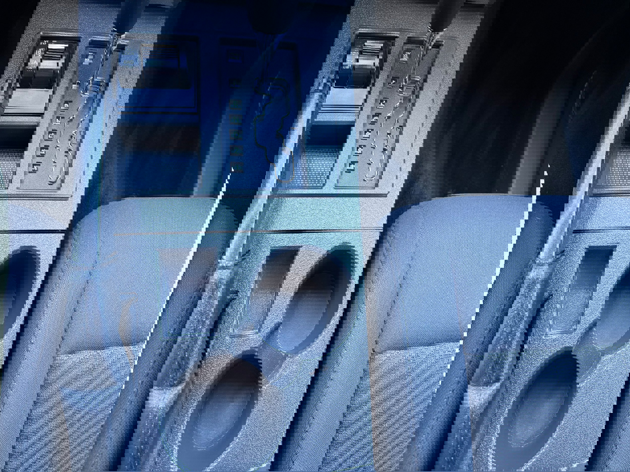 Used 2011 Jeep Liberty Sport image 32