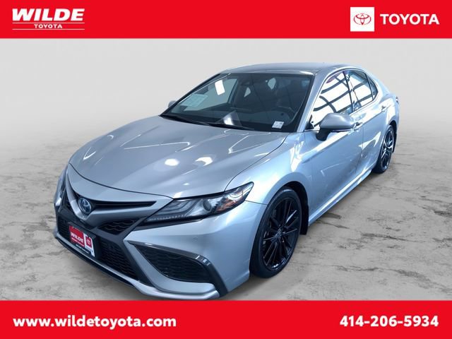 Used 2022 Toyota Camry XSE image 1