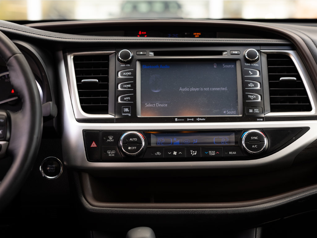 Used 2017 Toyota Highlander Limited Platinum AWD/4WD image 21