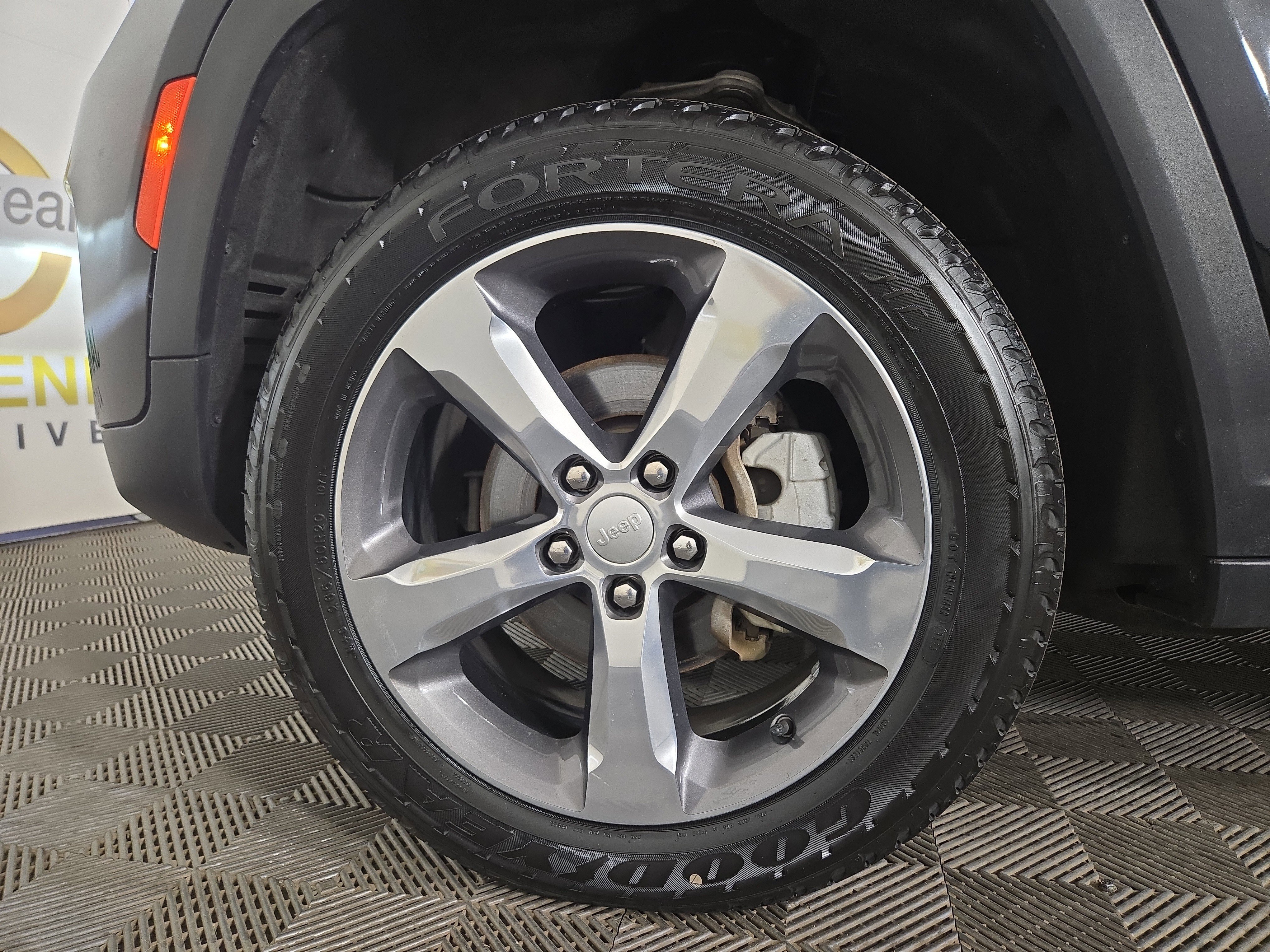 Used 2022 Jeep Grand Cherokee Limited AWD/4WD image 35