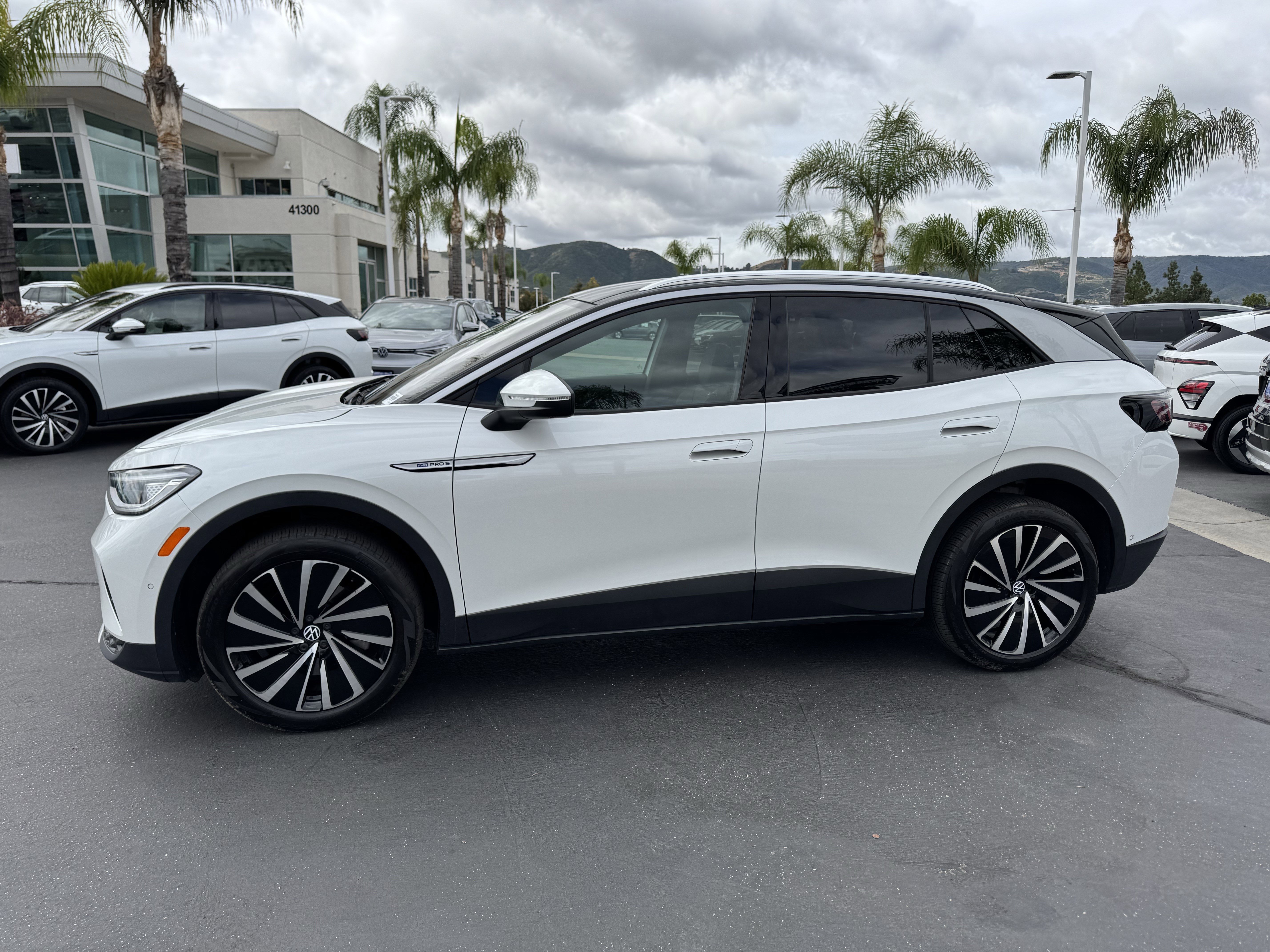 Certified 2023 Volkswagen ID.4 Pro S Plus AWD/4WD image 7