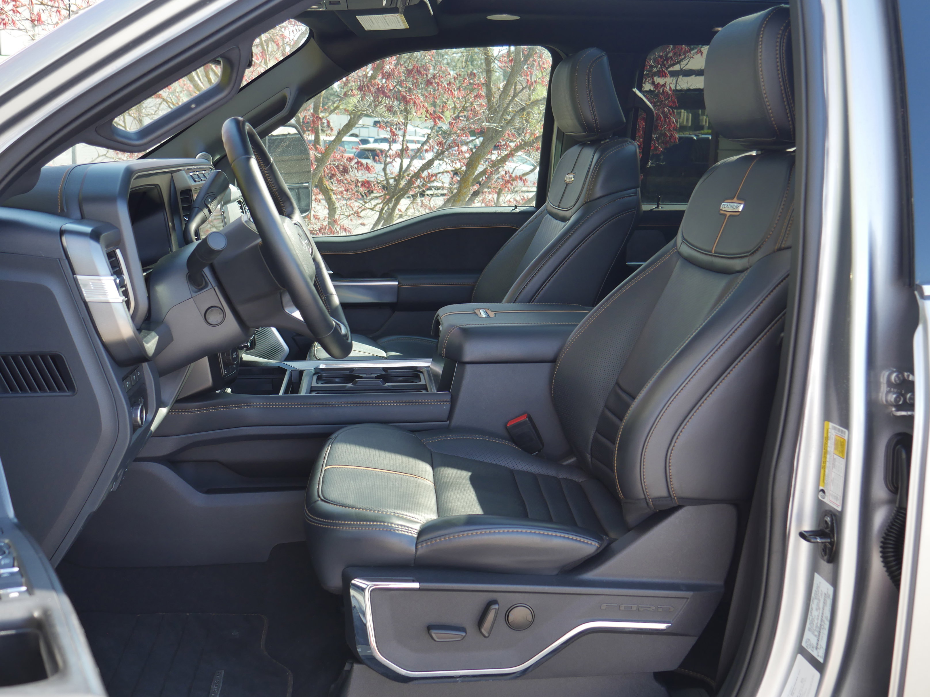 Certified 2023 Ford F350 Platinum image 3