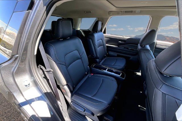 New 2026 Nissan Pathfinder SL w/ SL Premium Package FWD image 10