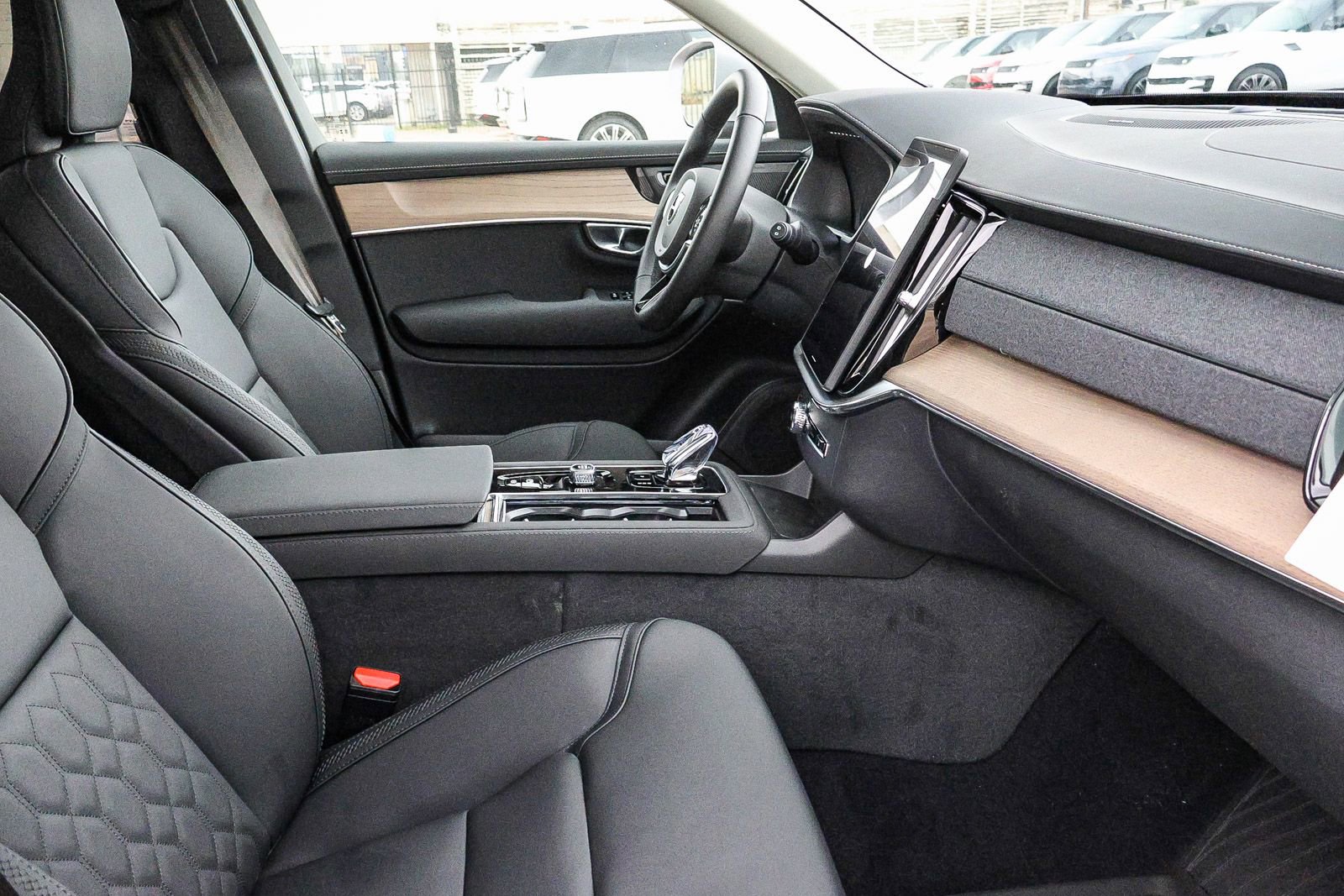 New 2026 Volvo XC90 B6 Plus w/ Protection Package image 17