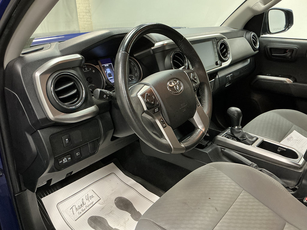 Used 2022 Toyota Tacoma SR5 w/ Black Out Package (TMS) AWD/4WD image 10