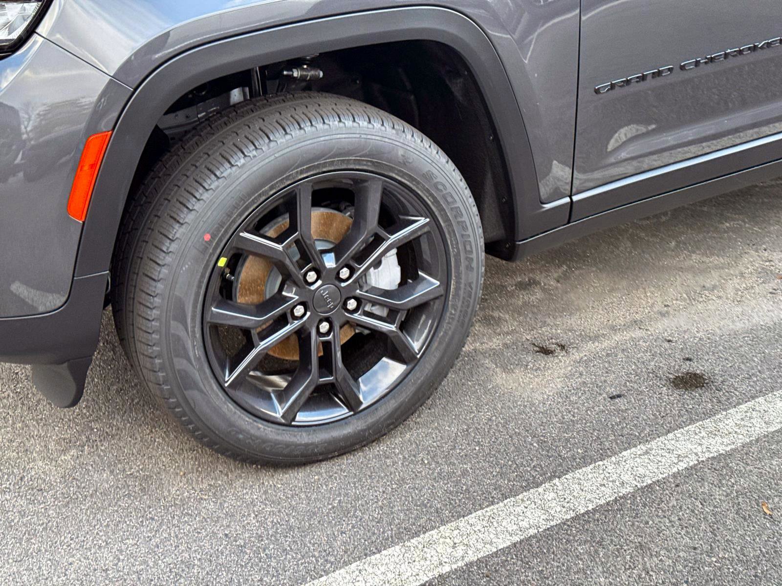 New 2025 Jeep Grand Cherokee Limited image 5