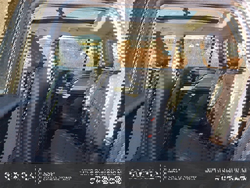 Certified 2025 Lincoln Aviator AWD image 10