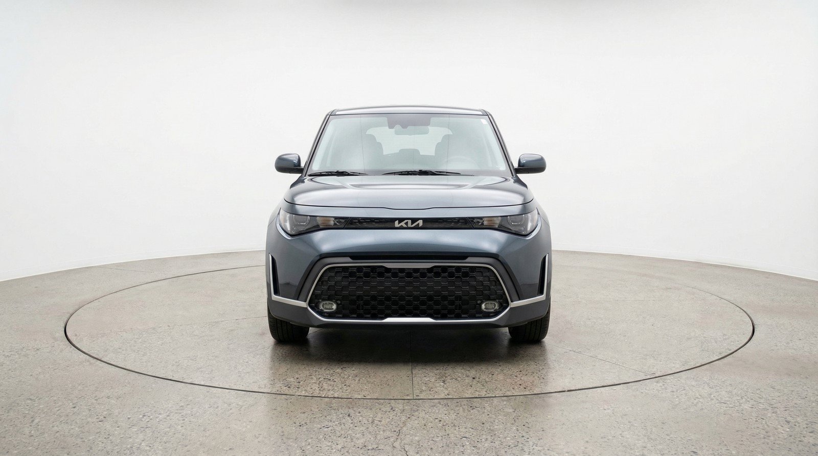 Used 2025 Kia Soul LX w/ LX Technology Package FWD image 2