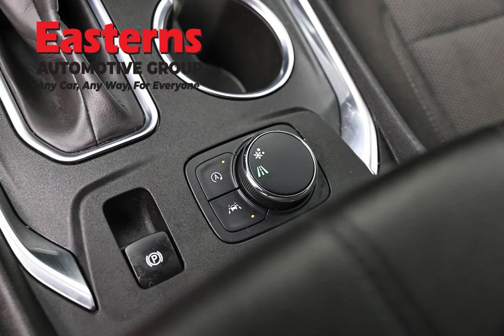Used 2022 Chevrolet Traverse LT FWD image 21