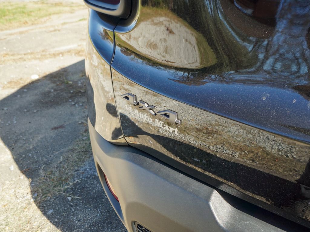 Used 2021 Jeep Renegade Latitude w/ Sun & Sound Group image 3