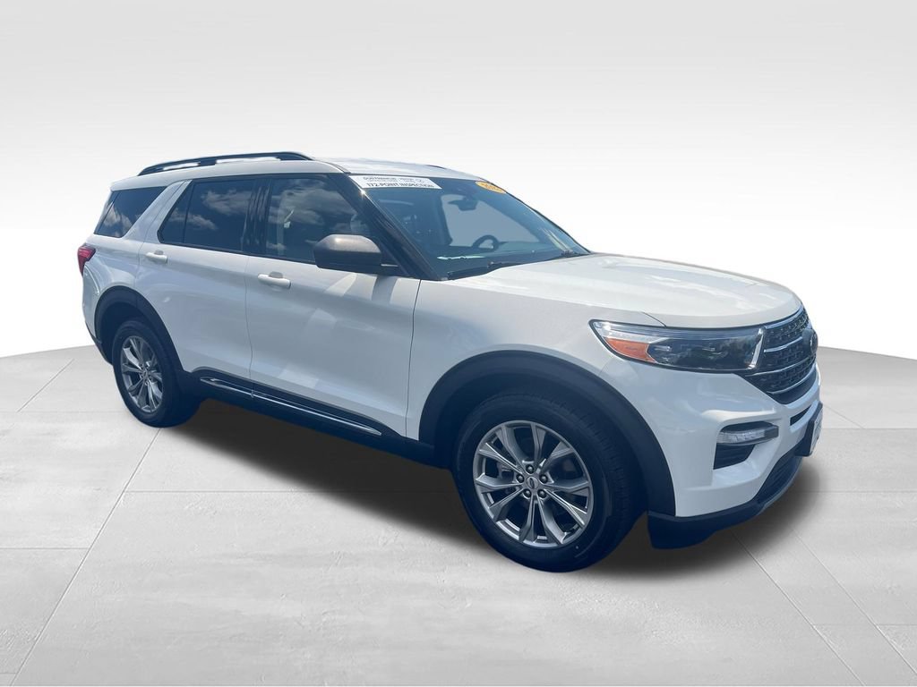Used 2023 Ford Explorer XLT w/ Equipment Group 202A AWD/4WD image 7