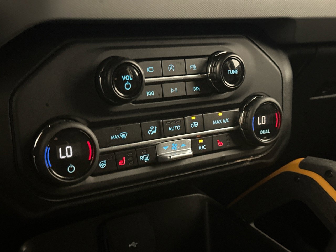 Used 2021 Ford Bronco Badlands image 29