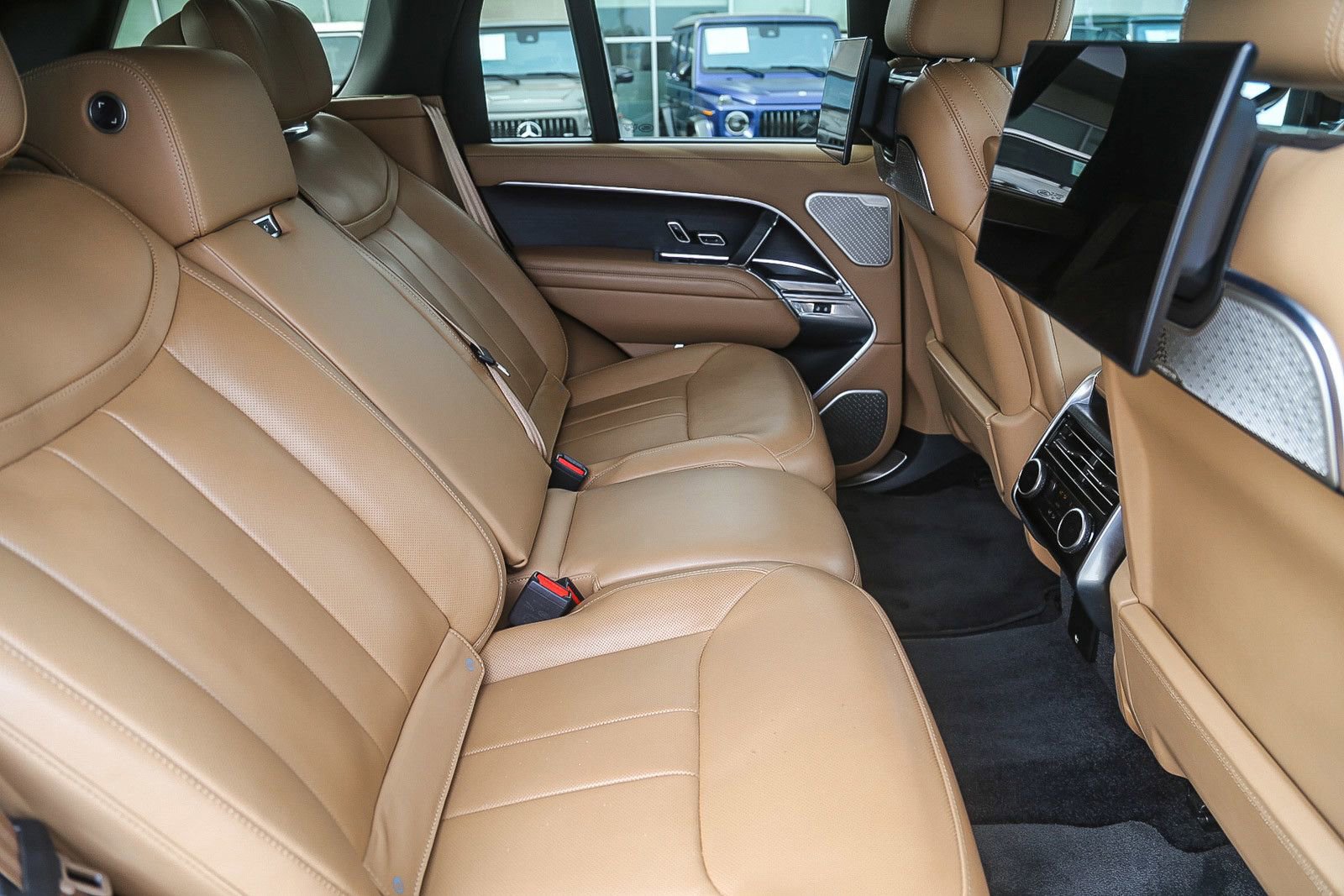 Used 2023 Land Rover Range Rover Autobiography image 16