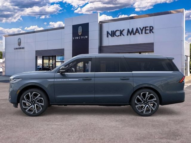 New 2026 Lincoln Navigator L Reserve AWD/4WD image 3