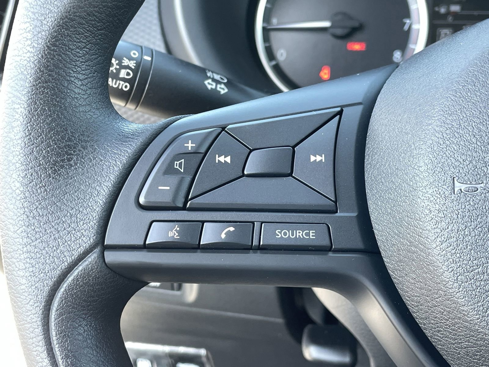 New 2025 Nissan Kicks Play S image 14