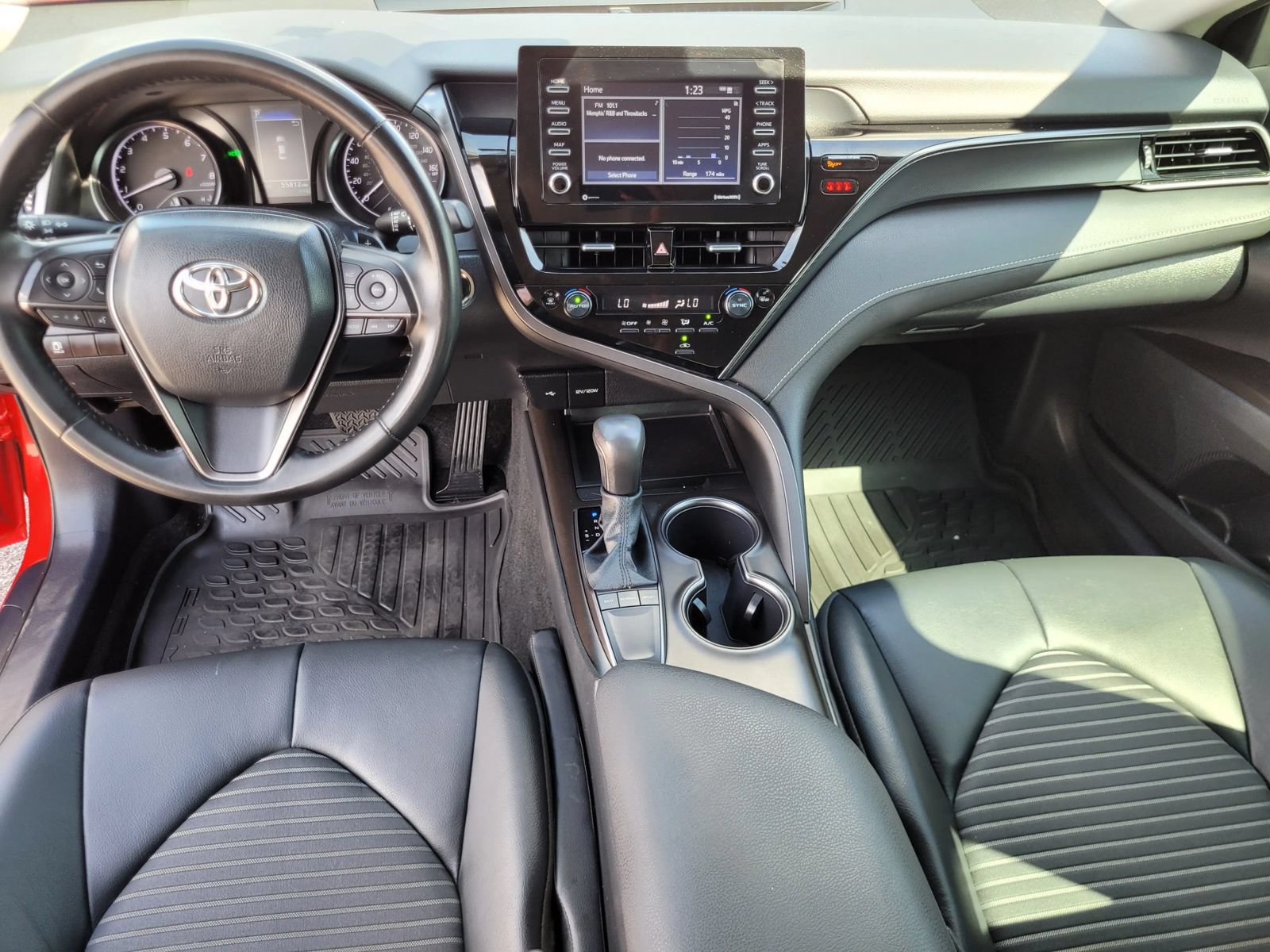 Used 2024 Toyota Camry SE w/ Convenience Package FWD image 21