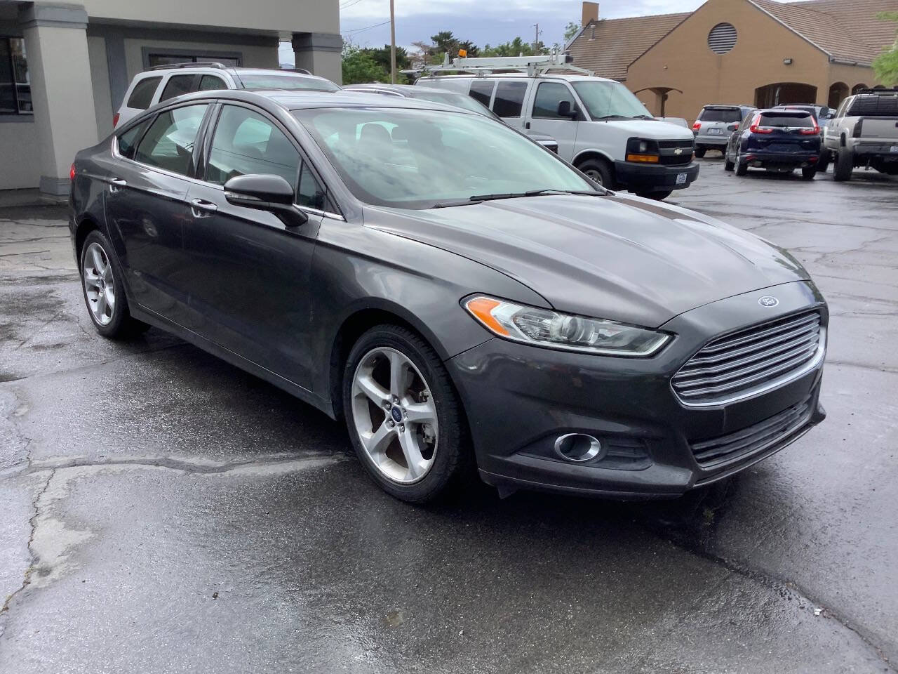 Used 2016 Ford Fusion SE FWD image 6