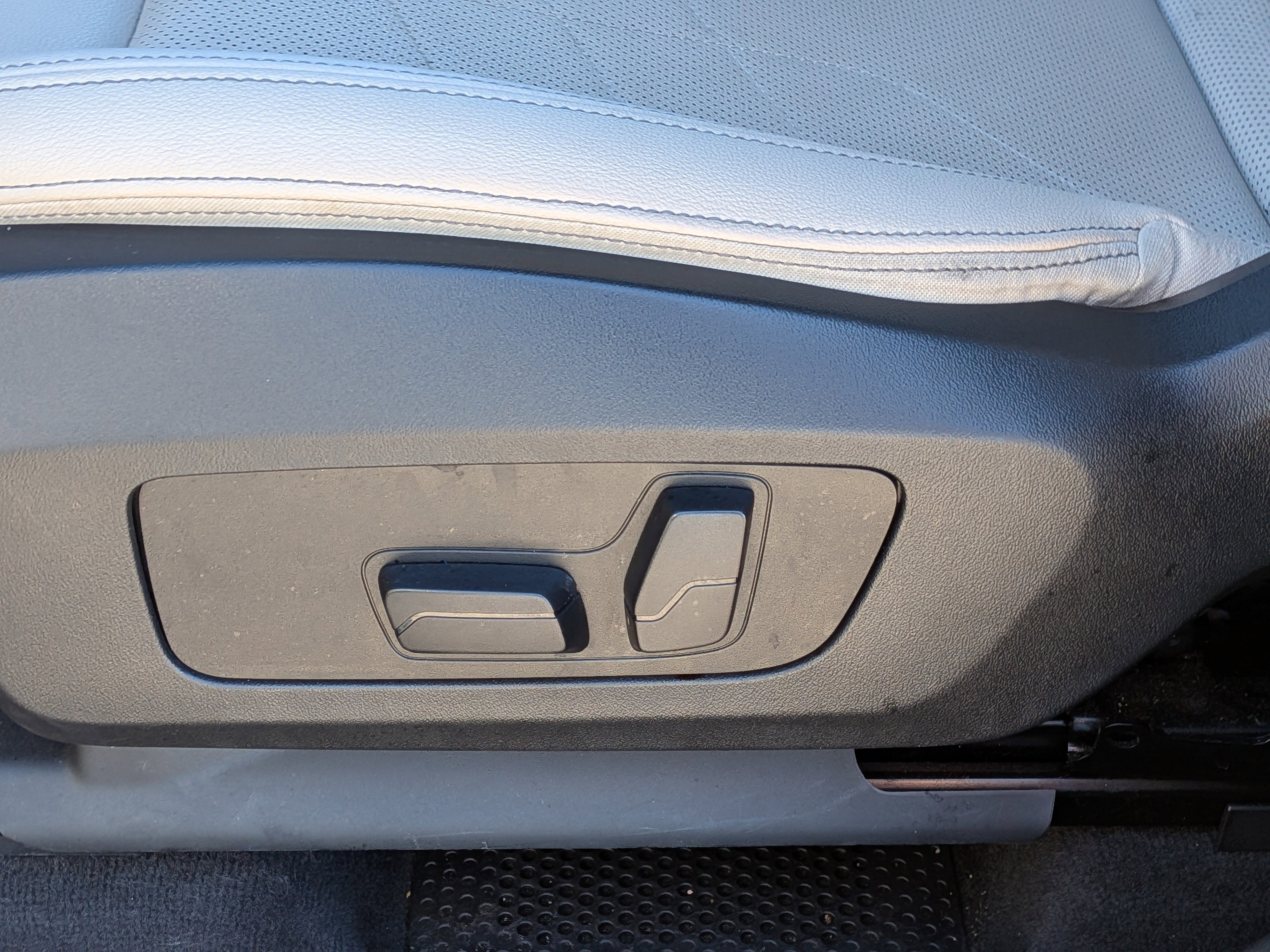 Used 2023 BMW X1 xDrive28i image 25