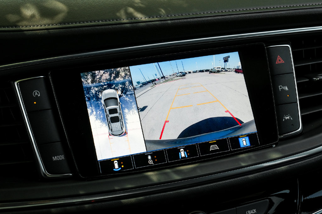 Used 2024 Buick Enclave Avenir w/ Avenir Technology Package FWD image 31